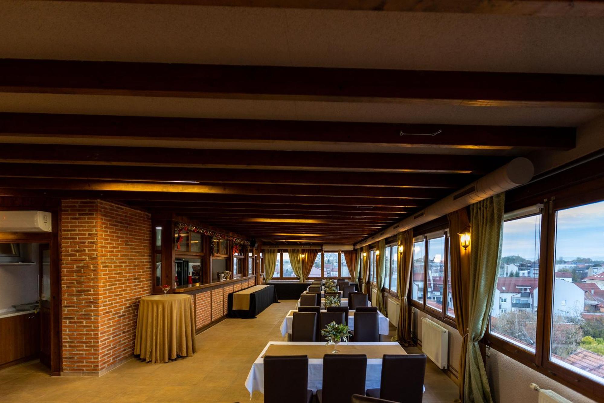 Art Hotel Slavonski Brod Extérieur photo