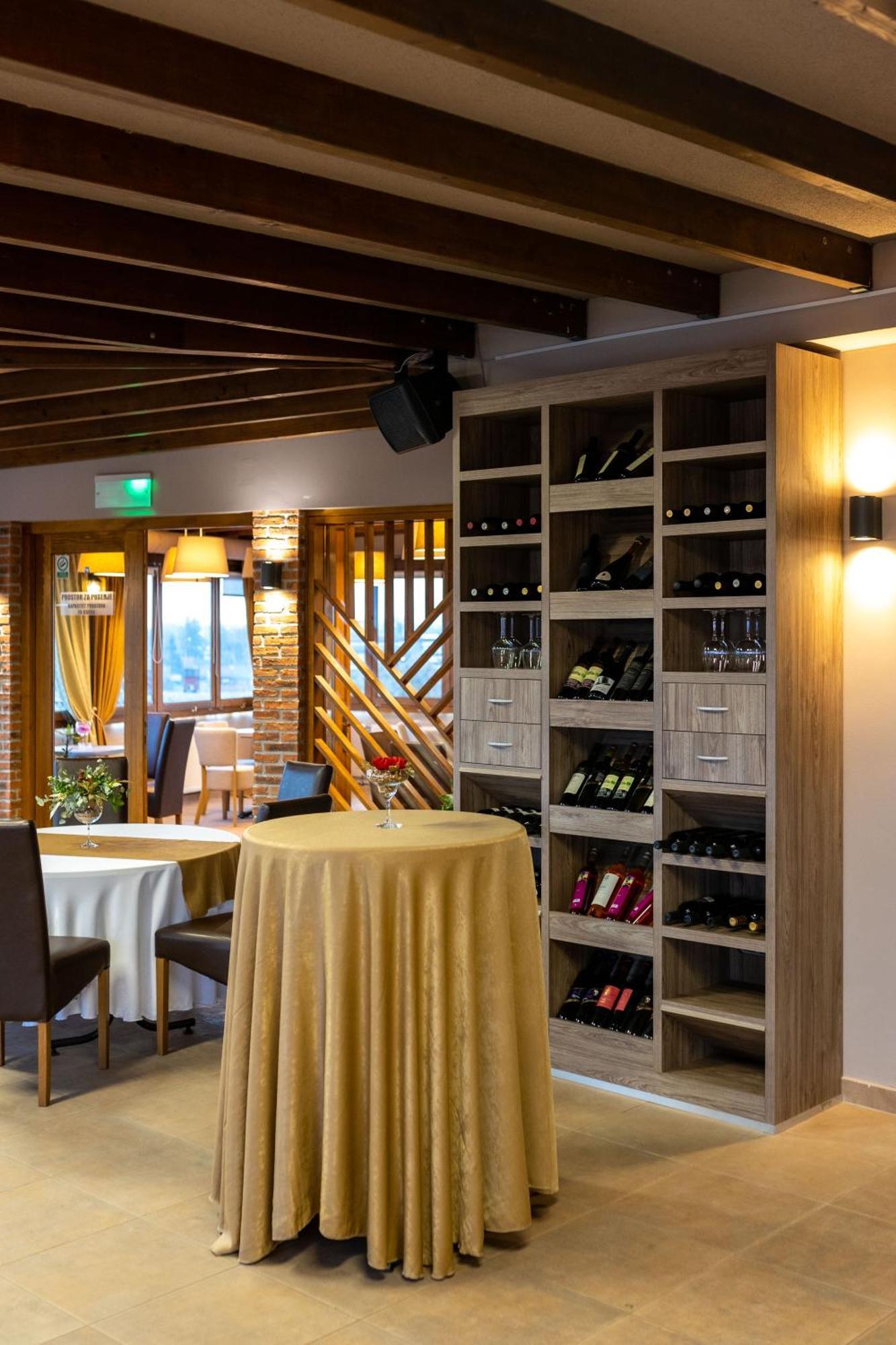 Art Hotel Slavonski Brod Extérieur photo