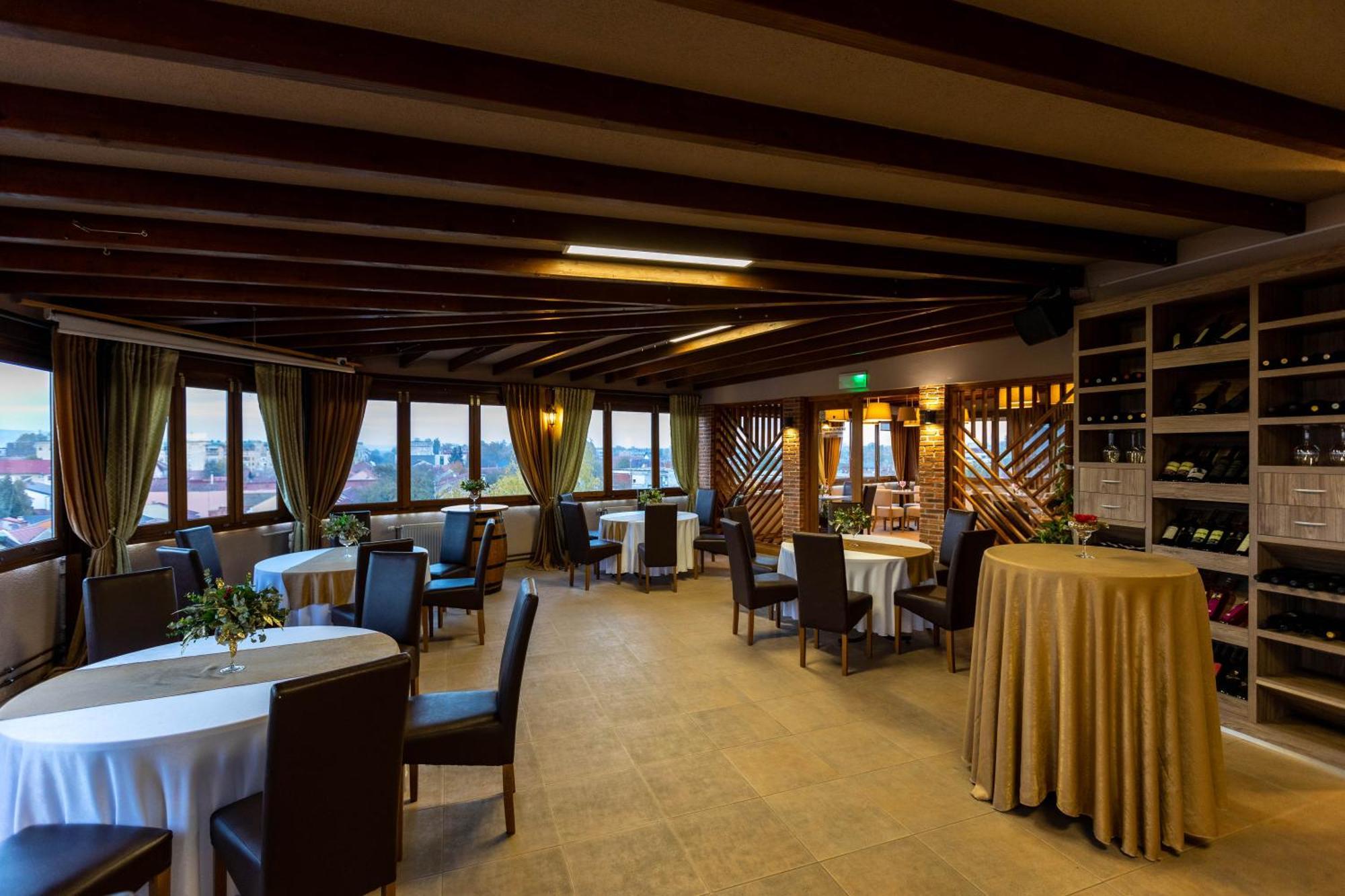 Art Hotel Slavonski Brod Extérieur photo