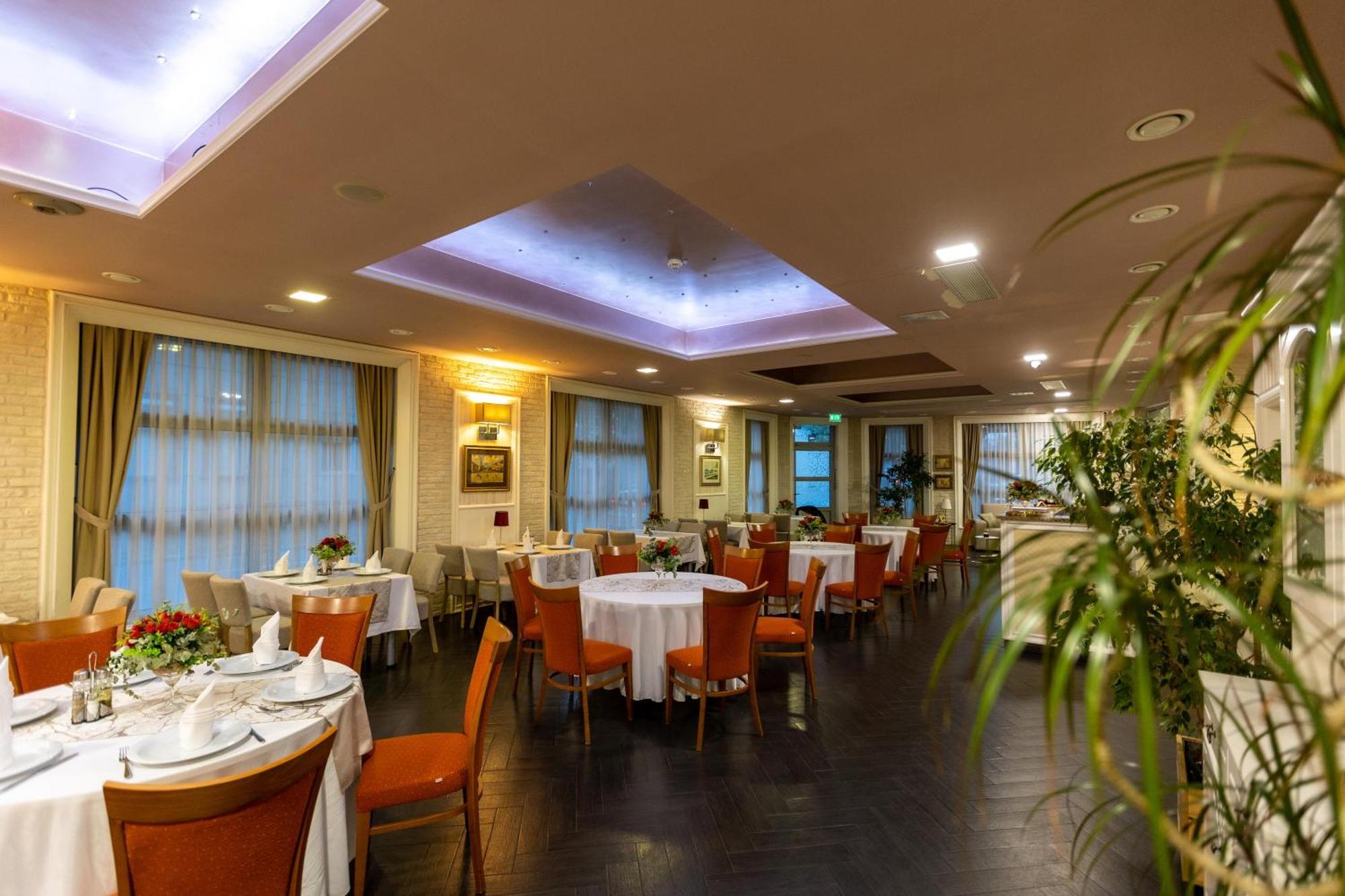 Art Hotel Slavonski Brod Extérieur photo