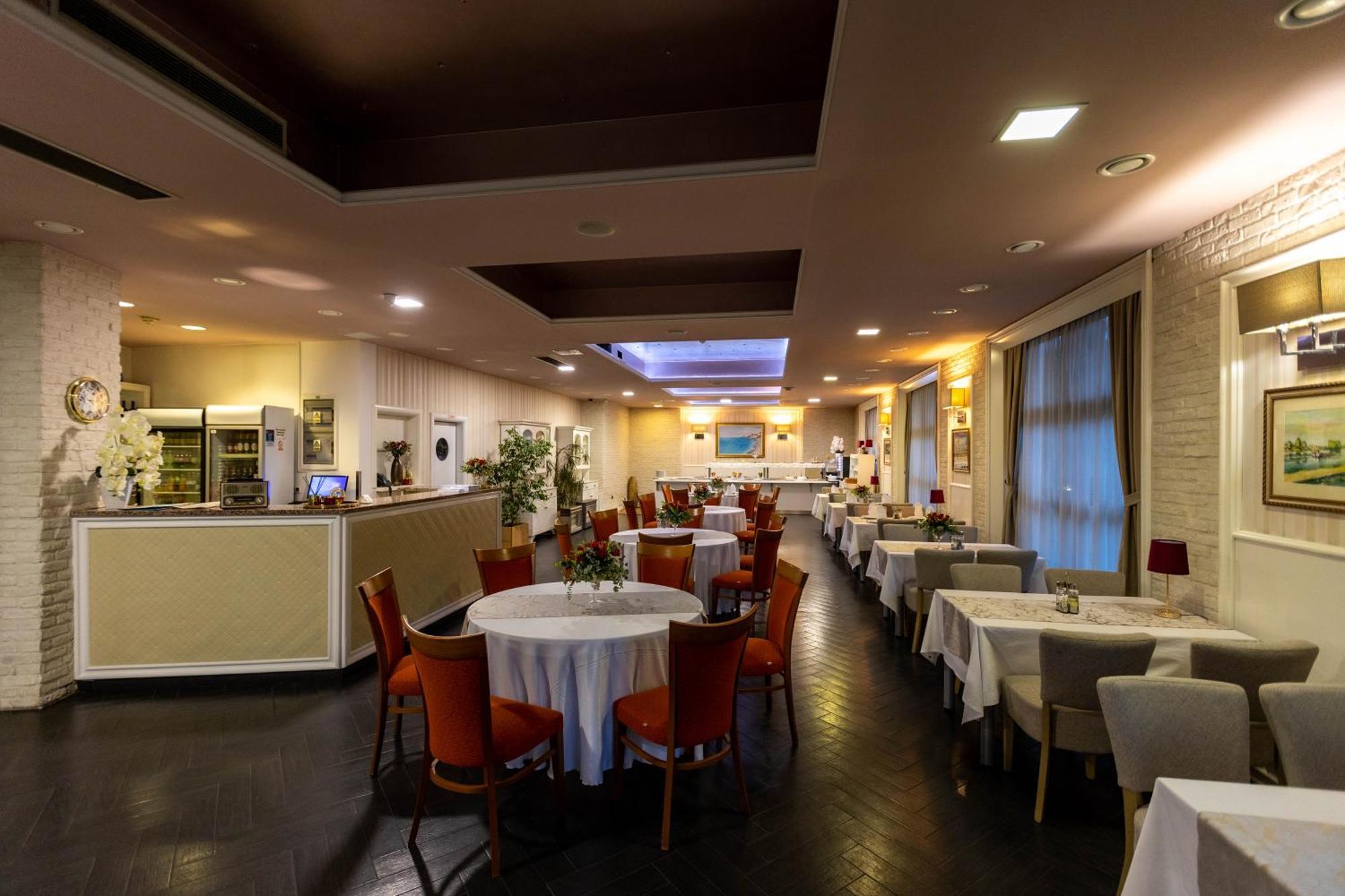 Art Hotel Slavonski Brod Extérieur photo