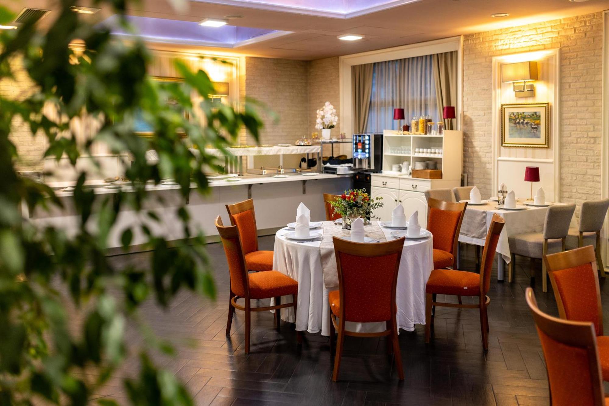 Art Hotel Slavonski Brod Extérieur photo